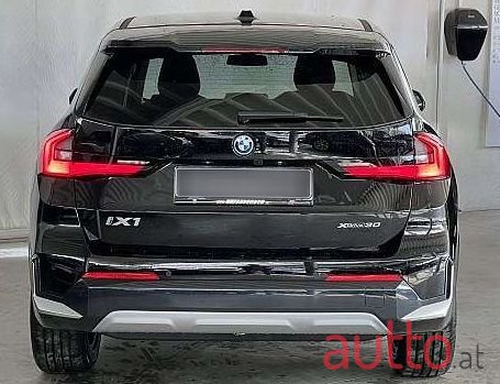 2023' BMW iX1 photo #6