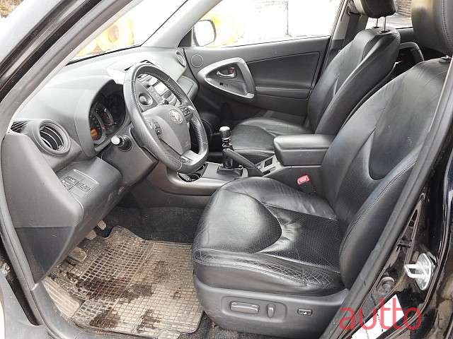 2010' Toyota RAV4 photo #4