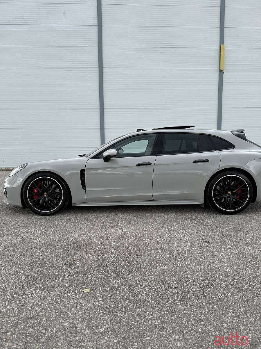 2018' Porsche Panamera photo #4