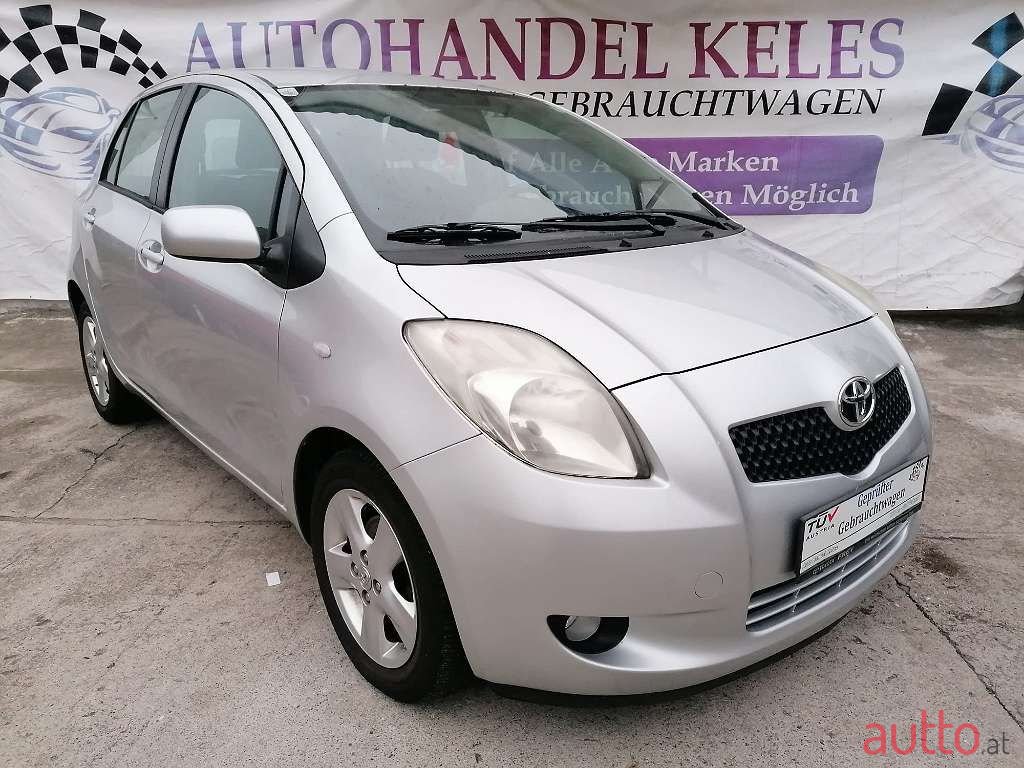 2007' Toyota Yaris photo #1