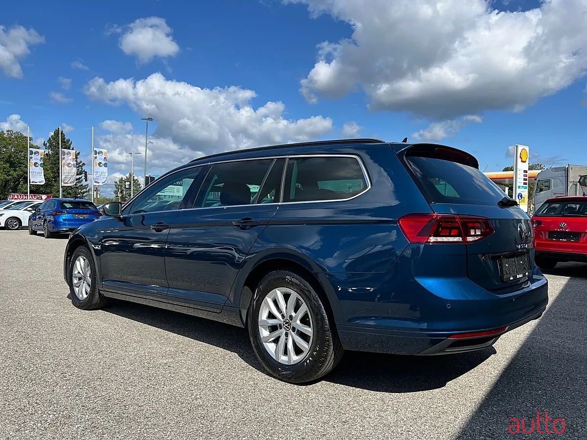 2023' Volkswagen Passat photo #5