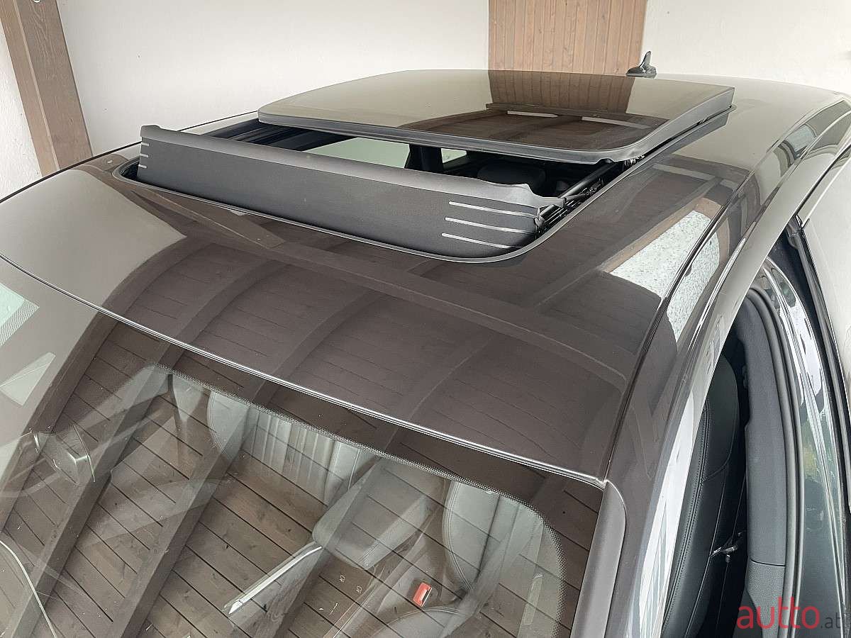 2022' Audi e-tron photo #6