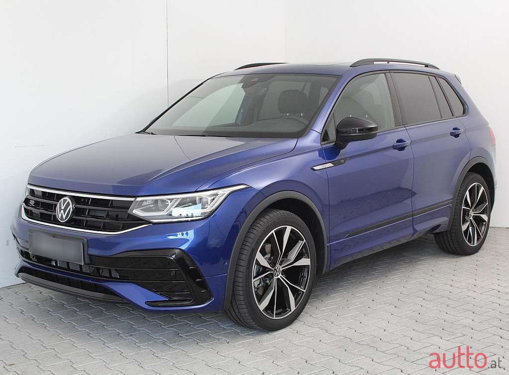2023' Volkswagen Tiguan photo #1
