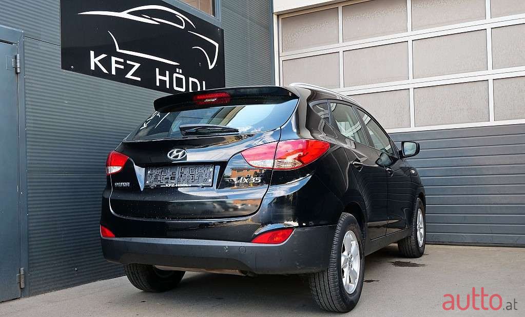 2011' Hyundai ix35 photo #1