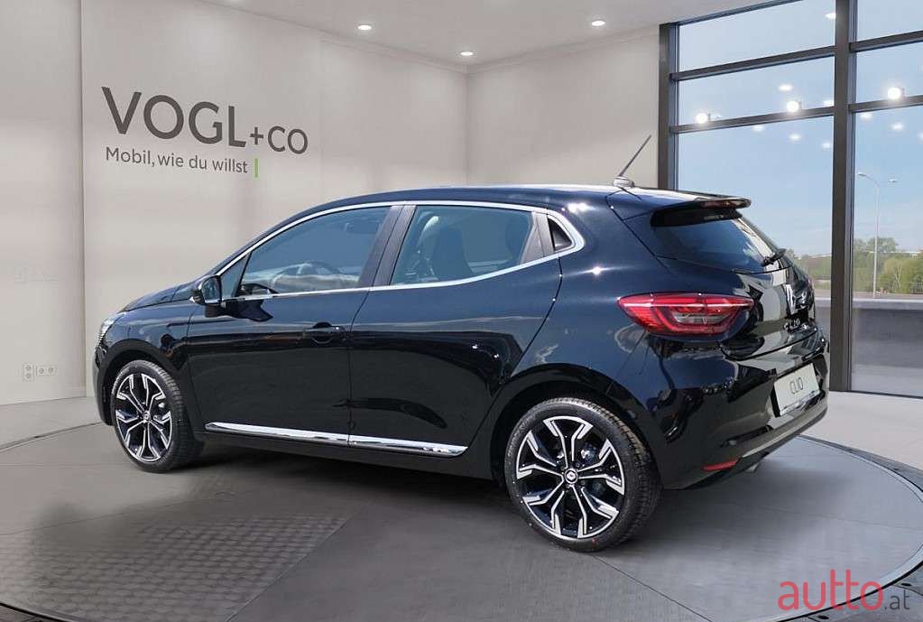 2022' Renault Clio photo #3