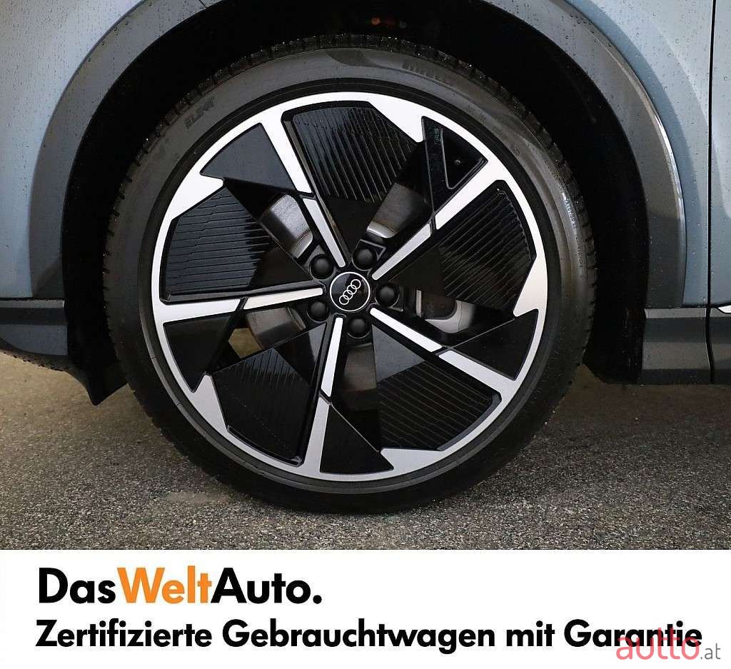 2023' Audi Q4 photo #2