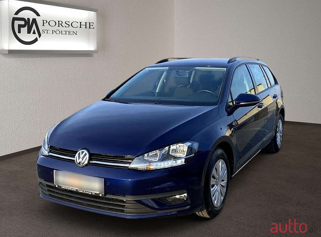 2020' Volkswagen Golf photo #1