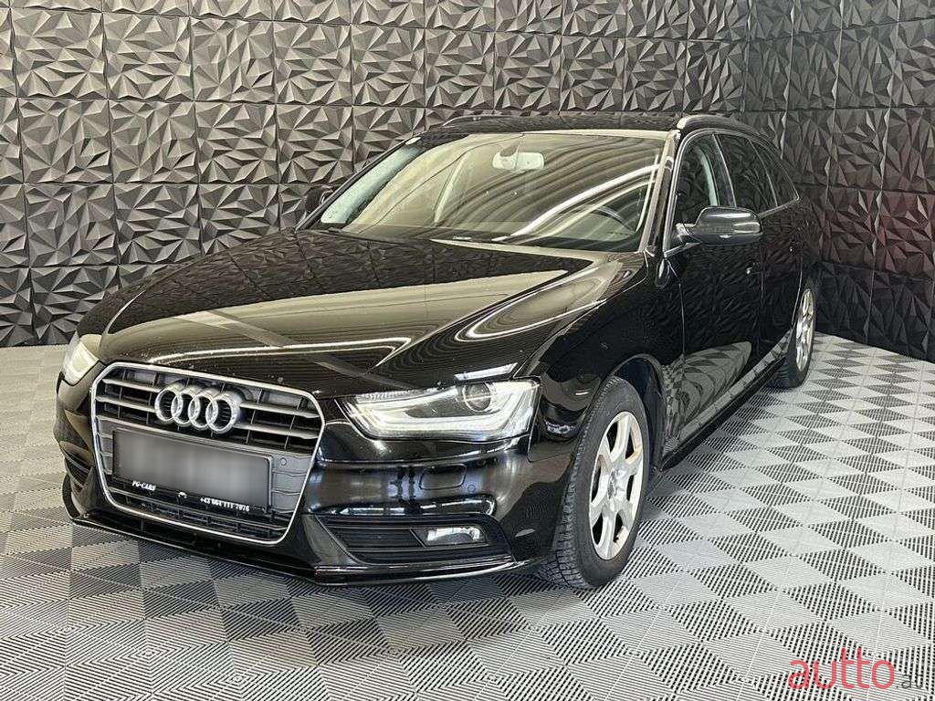 2012' Audi A4 photo #1