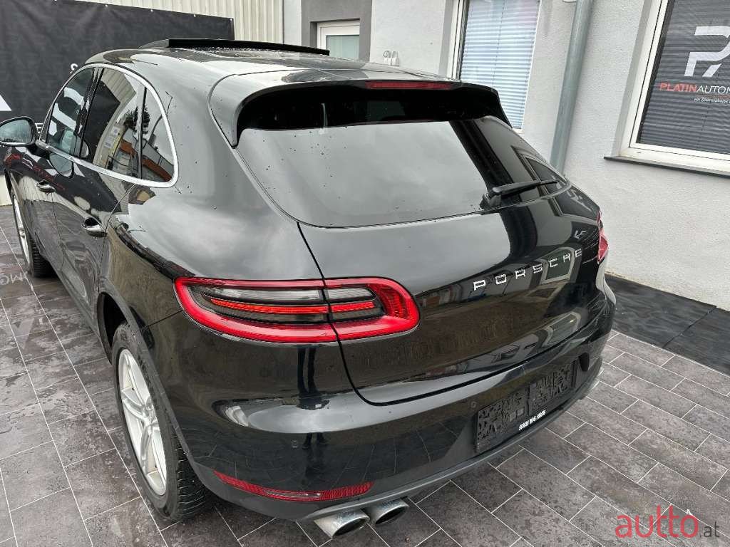 2016' Porsche Macan photo #3