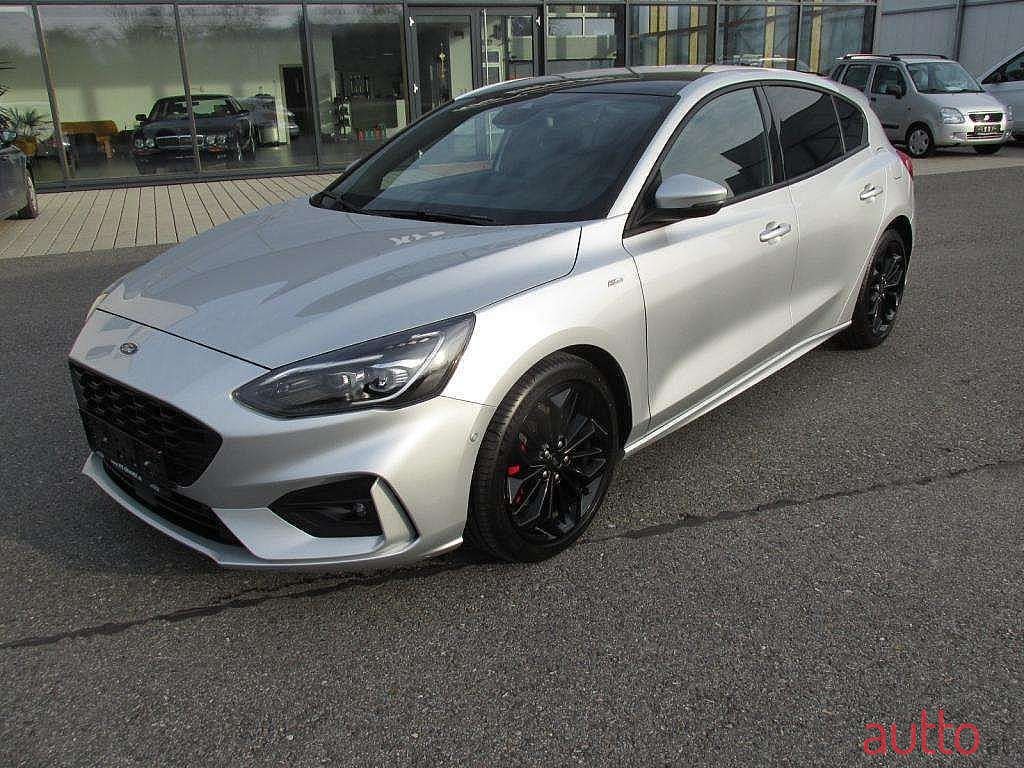2020' Ford Focus photo #3