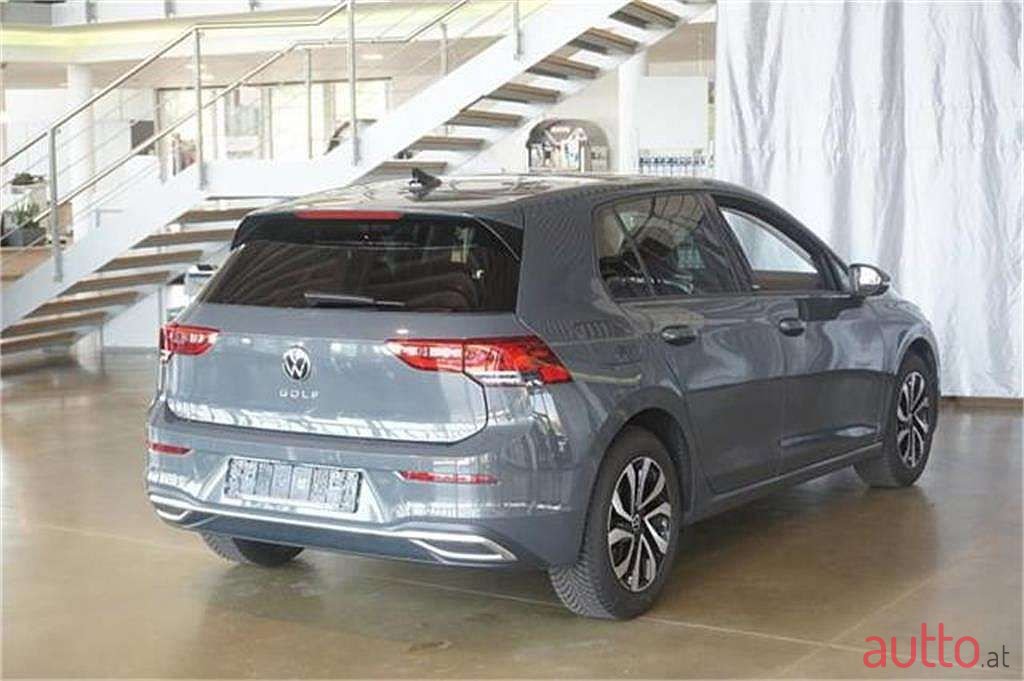 2021' Volkswagen Golf photo #3