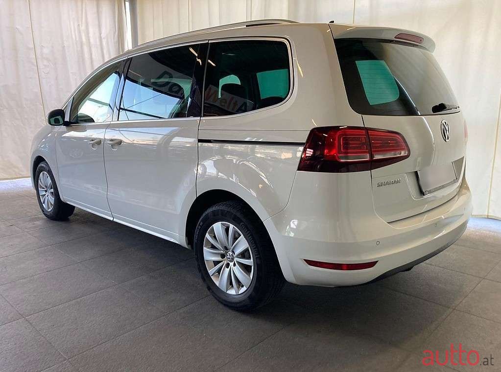 2016' Volkswagen Sharan photo #3