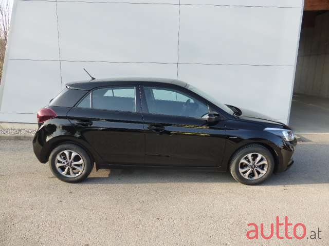 2020' Hyundai i20 photo #6