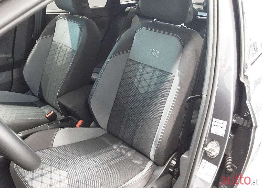 2022' Volkswagen Taigo photo #6