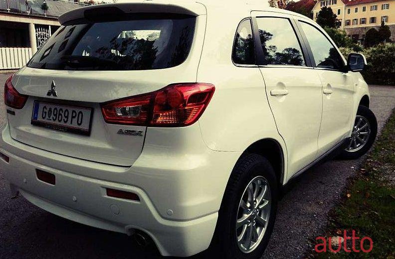 2012' Mitsubishi ASX photo #1