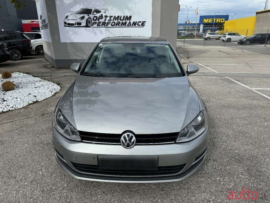 2016' Volkswagen Golf photo #3