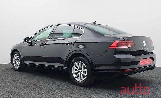 2019' Volkswagen Passat photo #1