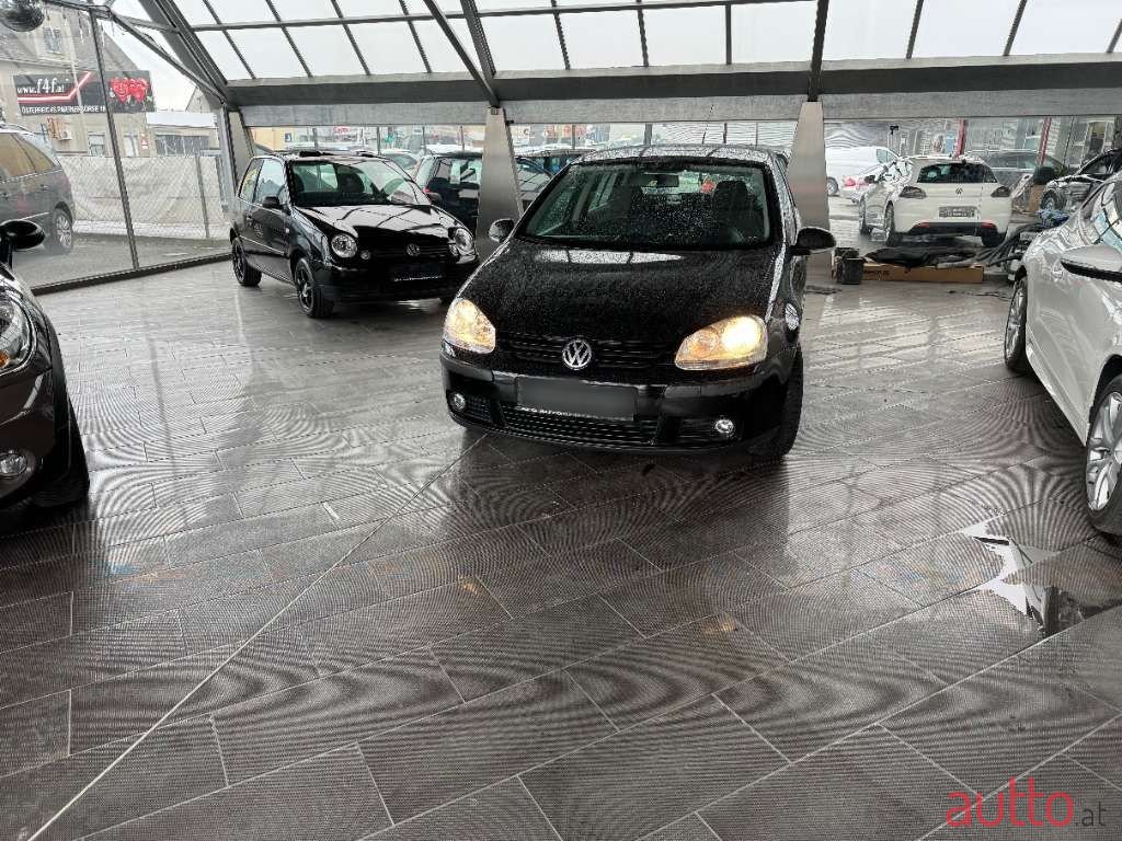 2006' Volkswagen Golf photo #1