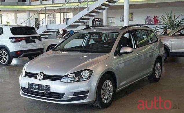 2016' Volkswagen Golf photo #1