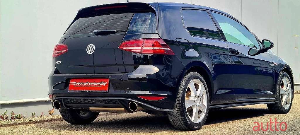 2016' Volkswagen Golf photo #4