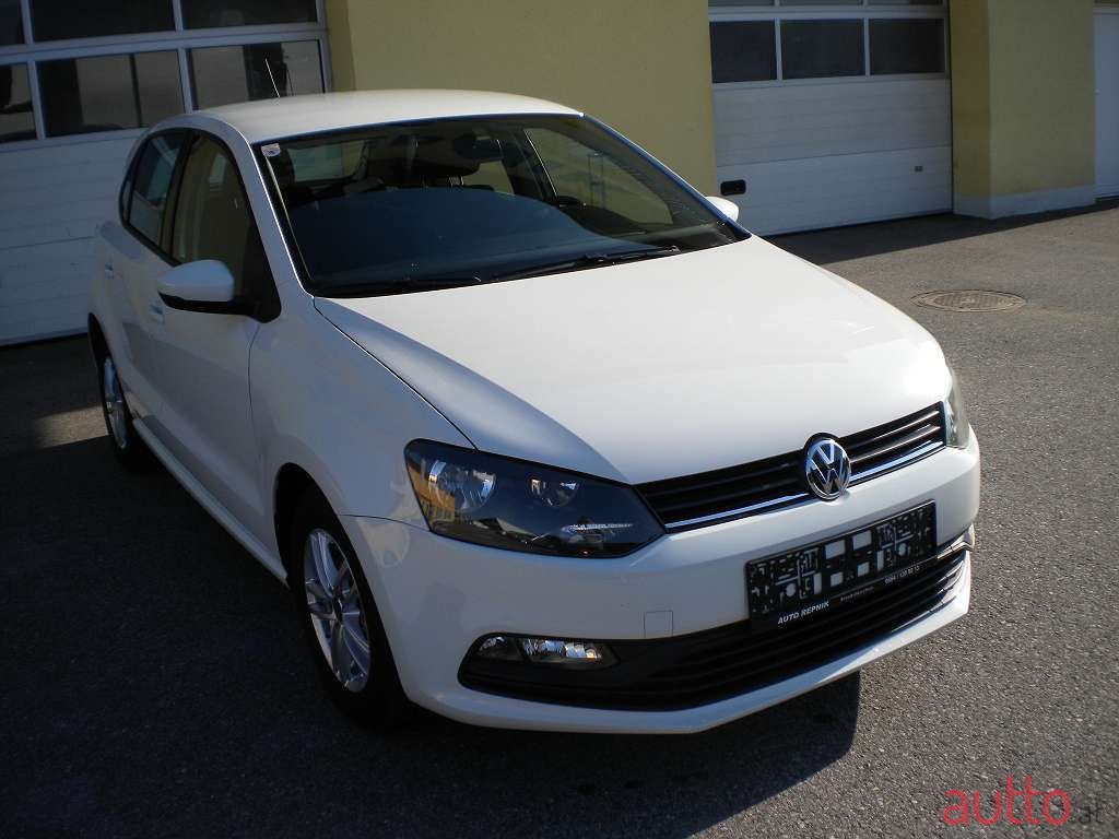 2017' Volkswagen Polo photo #3
