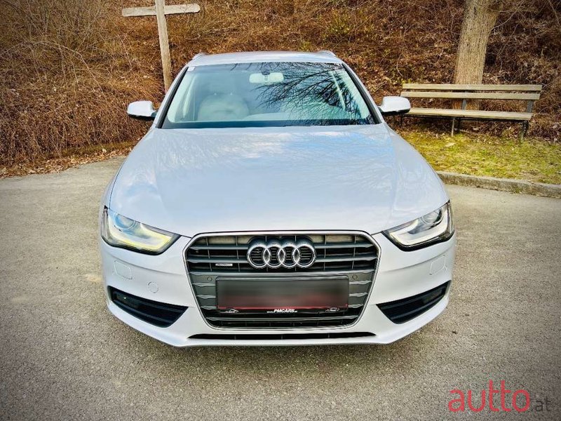 2012' Audi A4 photo #2