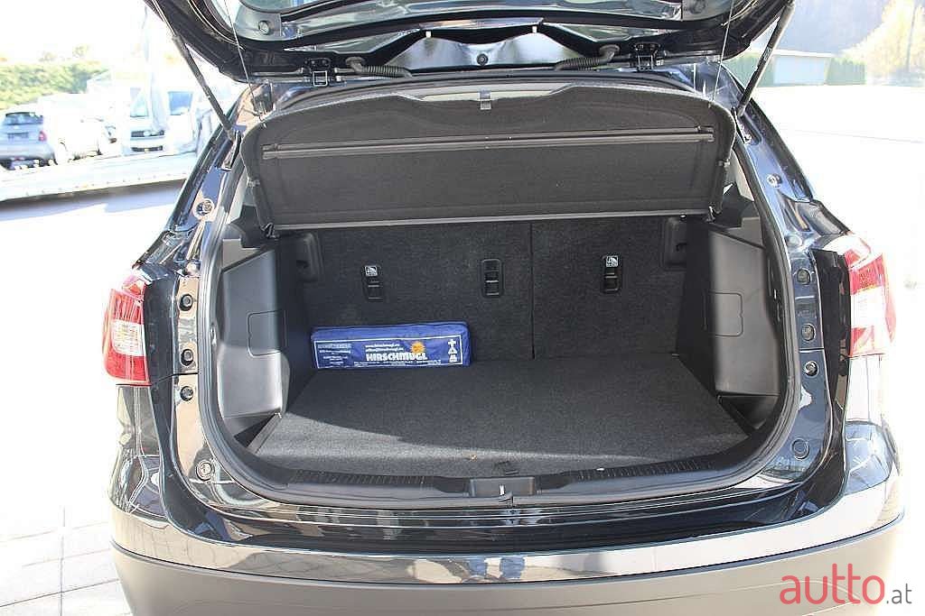 2019' Suzuki SX4 photo #5