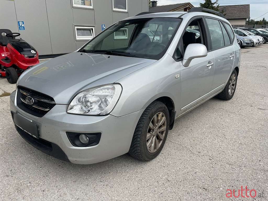 2010' Kia Carens photo #3