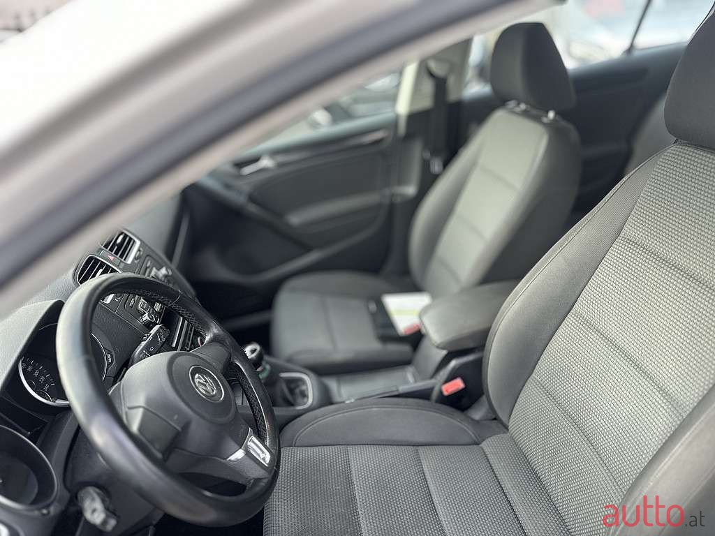 2012' Volkswagen Golf photo #5