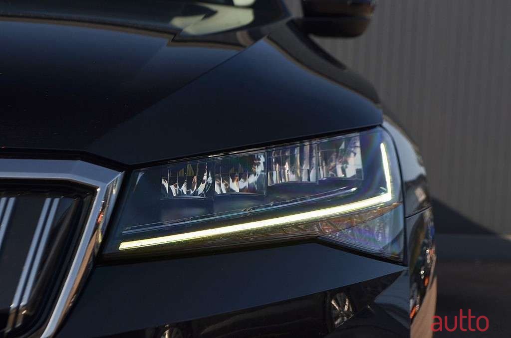 2020' Skoda Superb photo #3