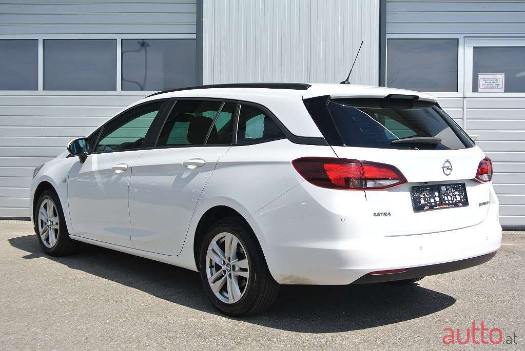 2019' Opel Astra photo #6