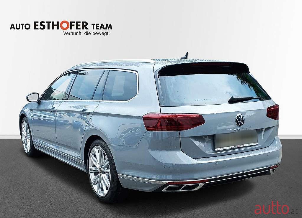 2023' Volkswagen Passat photo #3