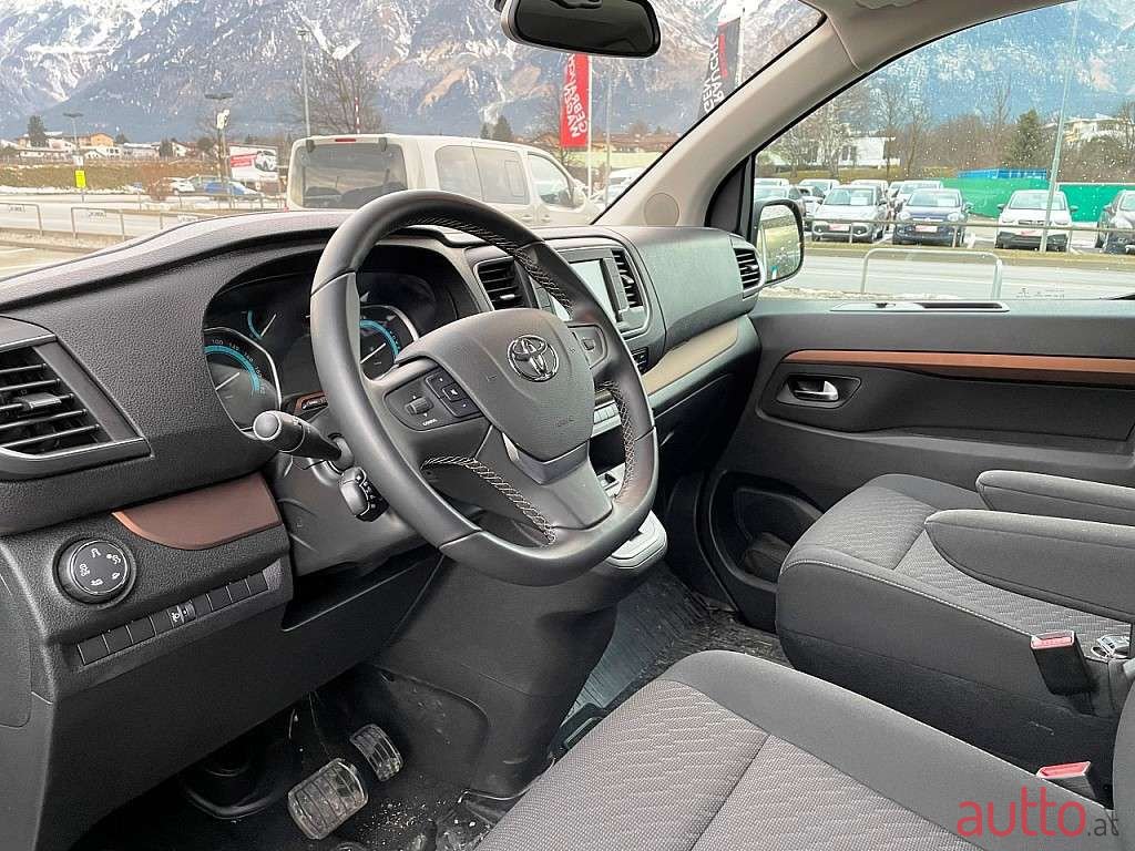 2022' Toyota Proace photo #5