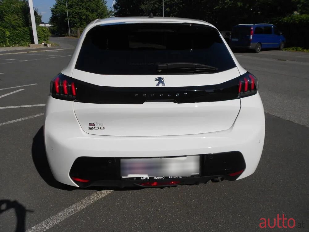 2020' Peugeot 208 photo #6