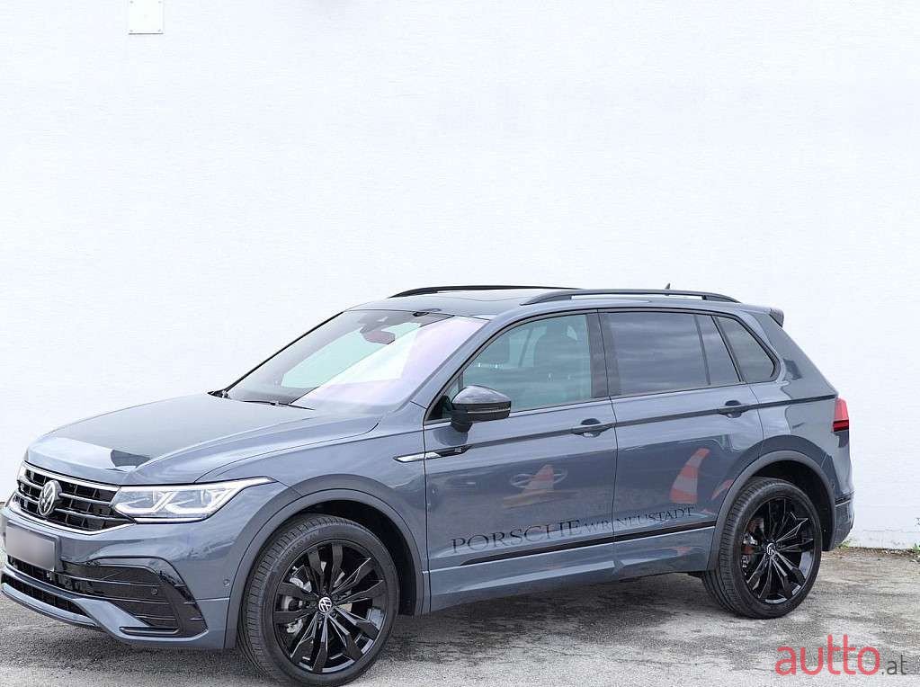 2022' Volkswagen Tiguan photo #1