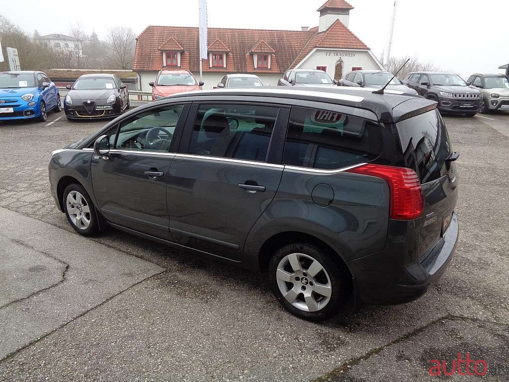 2015' Peugeot 5008 photo #4