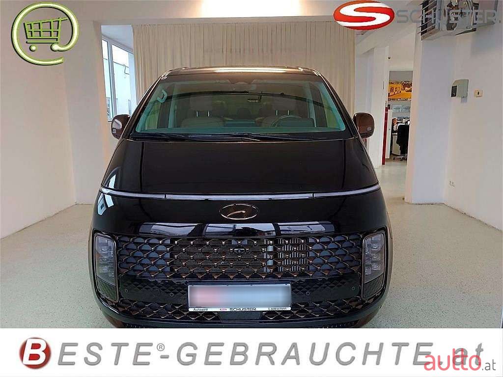 2022' Hyundai Staria photo #2