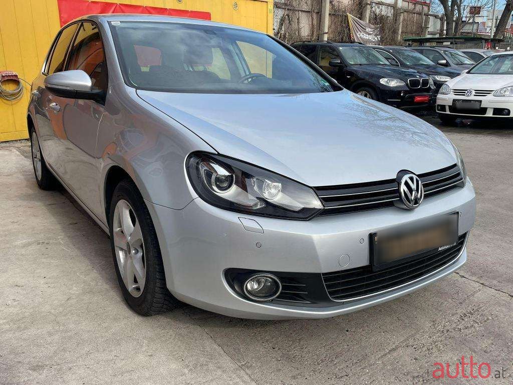 2010' Volkswagen Golf photo #3