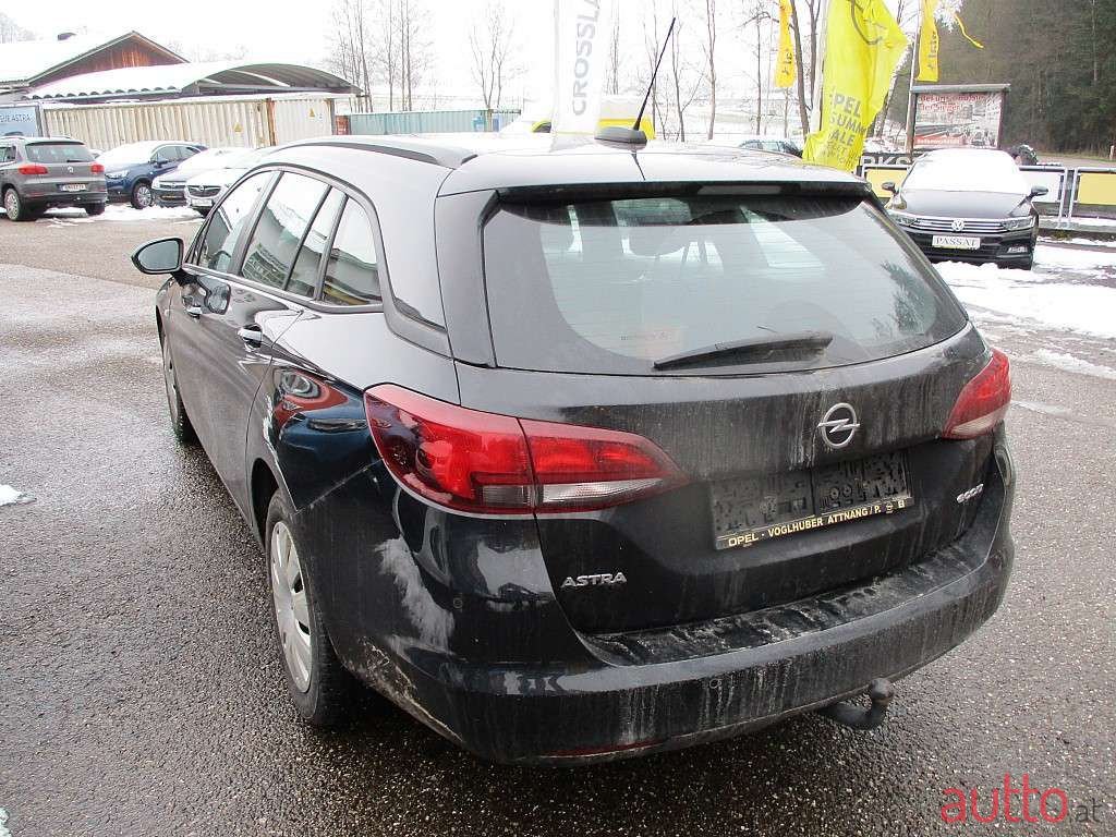 2018' Opel Astra photo #4