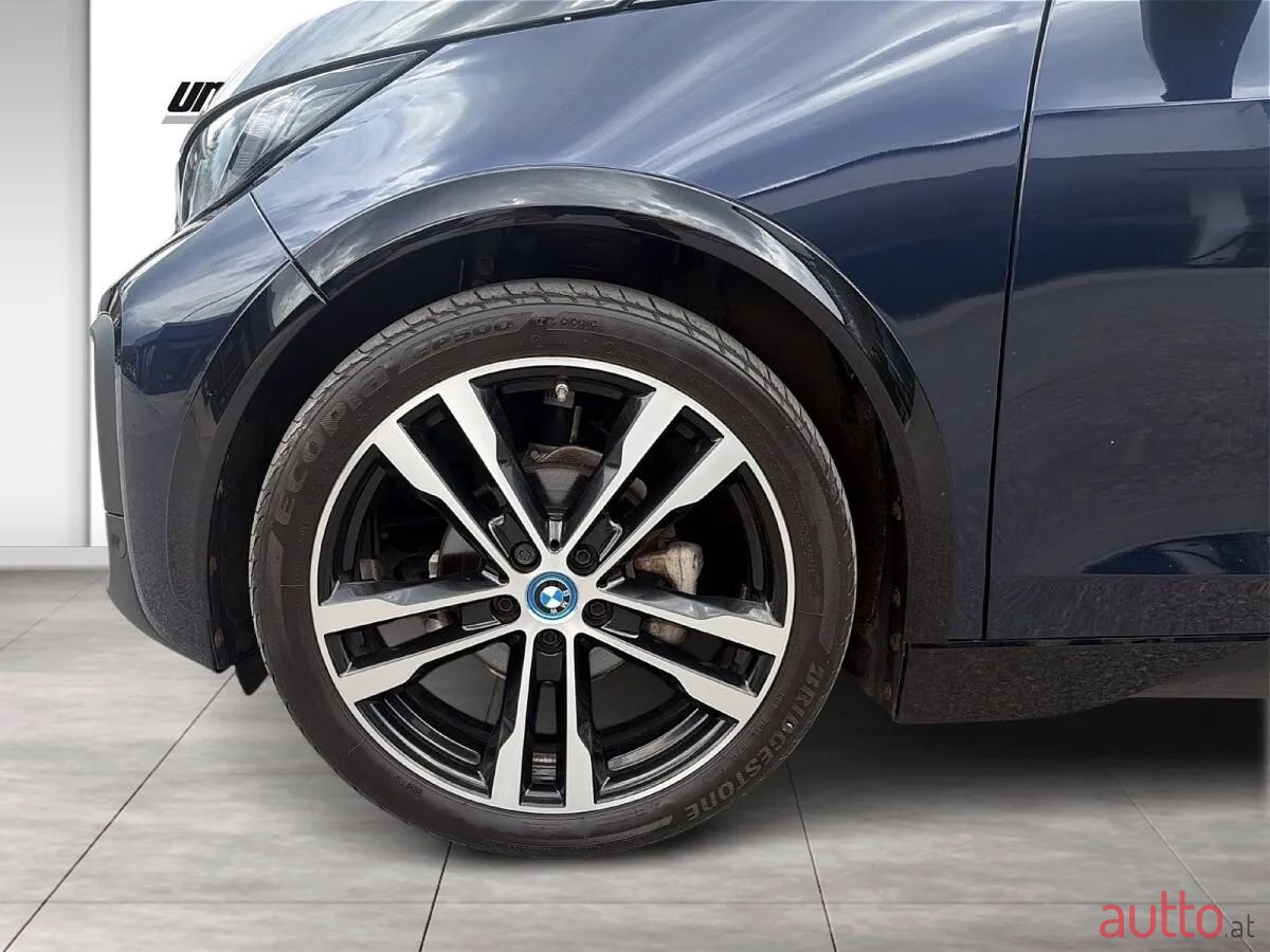 2022' BMW i3 photo #6