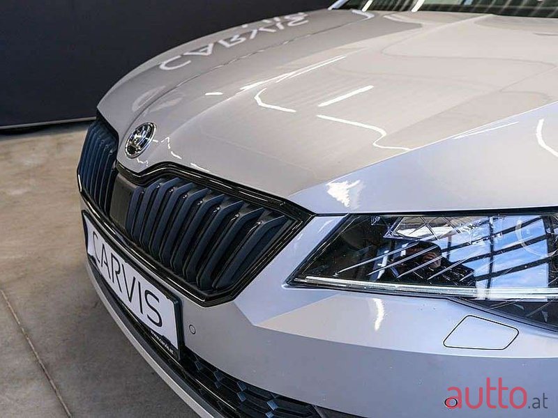 2019' Skoda Superb photo #3