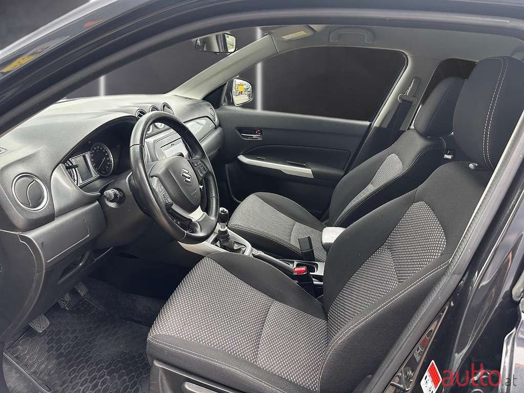 2015' Suzuki Vitara photo #5
