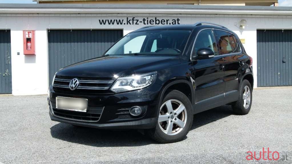 2011' Volkswagen Tiguan photo #1