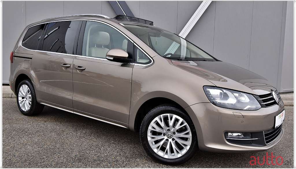 2017' Volkswagen Sharan photo #3
