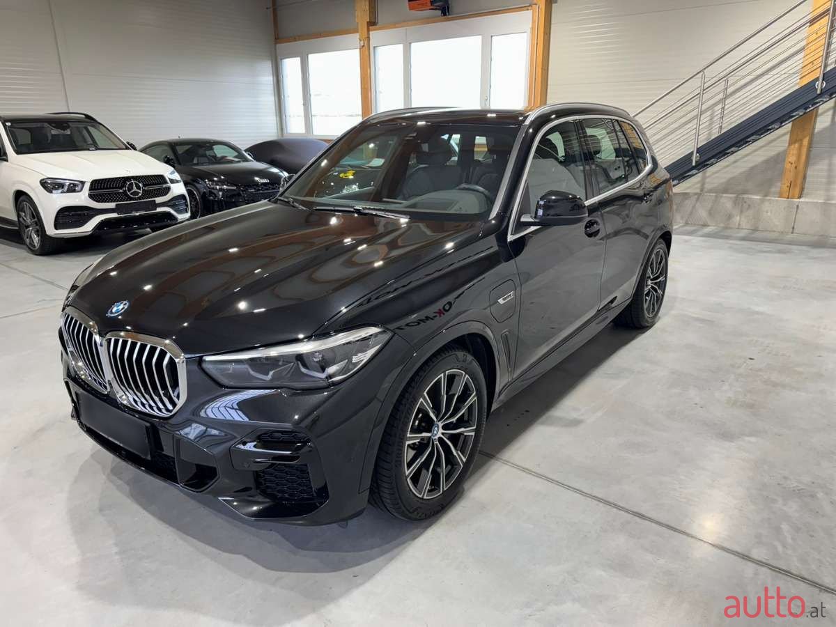2023' BMW X5 photo #6