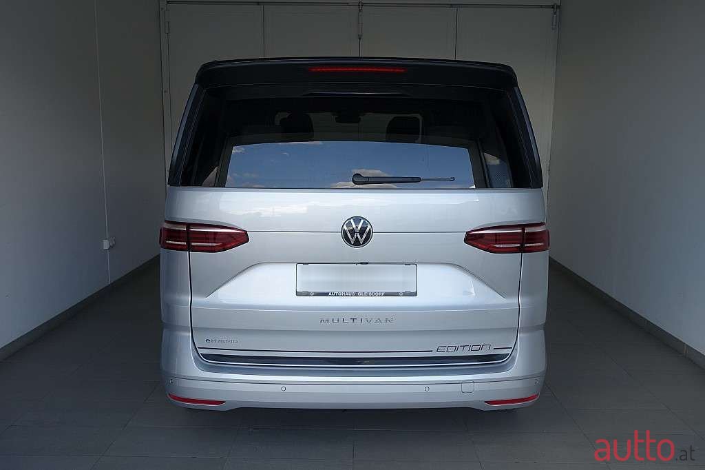 2024' Volkswagen Multivan photo #4