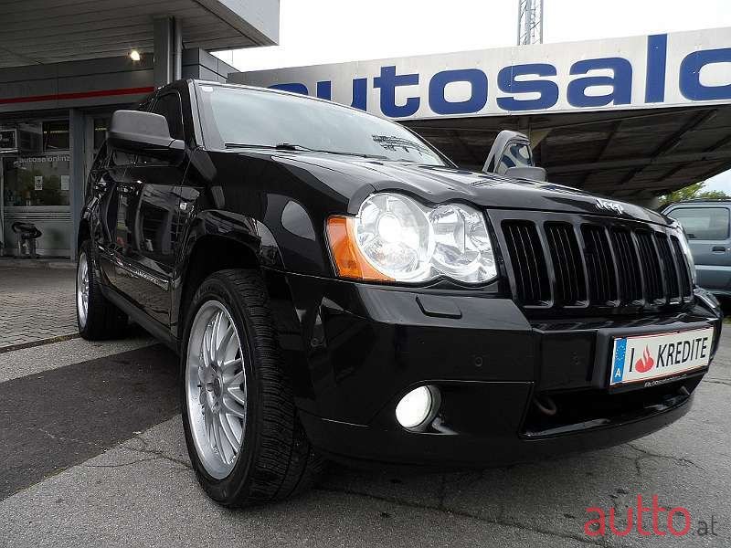 2010' Jeep Grand Cherokee photo #3
