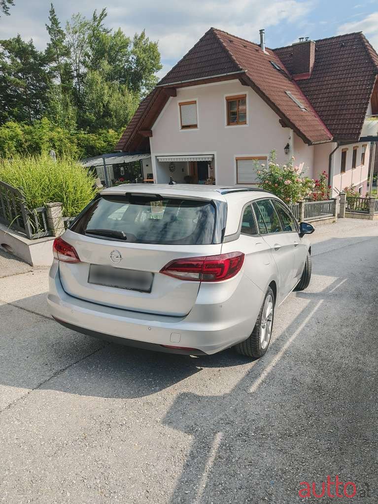 2021' Opel Astra photo #2