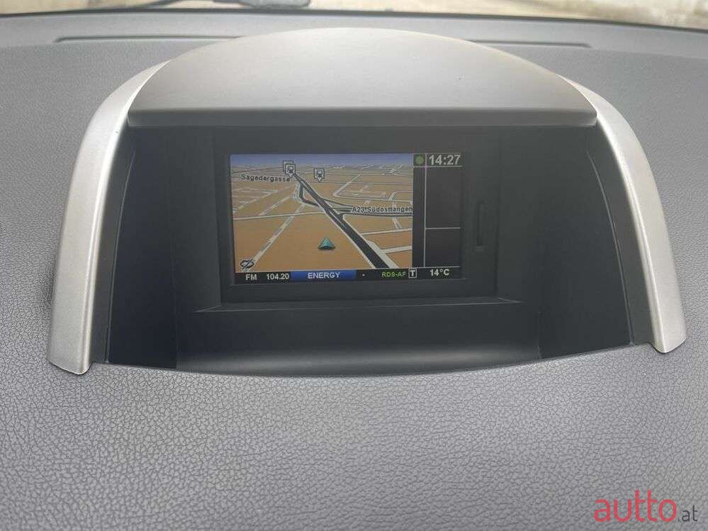 2012' Renault Koleos photo #6