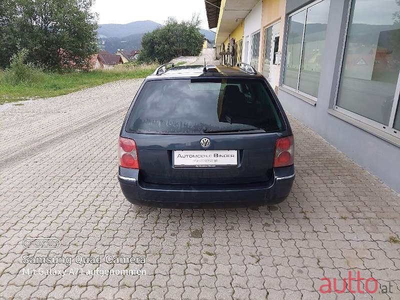 2004' Volkswagen Passat photo #6